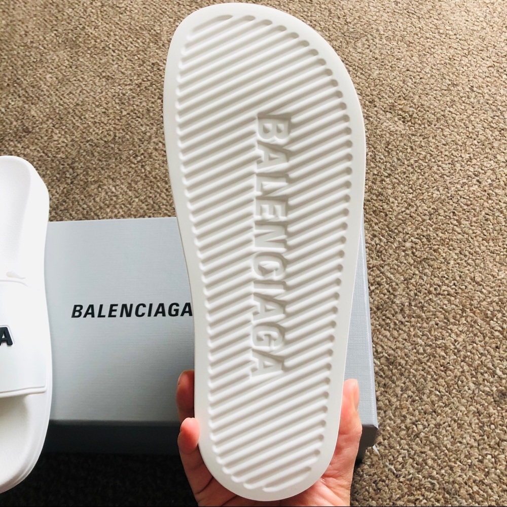 💥 SOLD ON DEPOP💥 Balenciaga Pool Slides NWT! - Picture 8 of 10